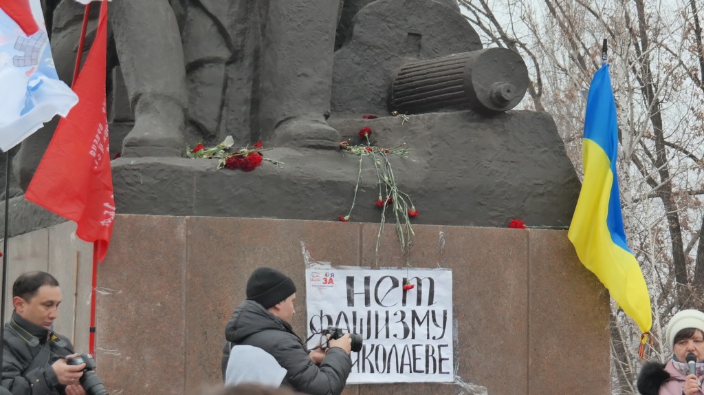 Видео: Очевидец с Евромайдана. Люди там против своей воли