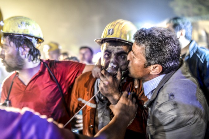 Страшные последствия  взрыва на шахте в Турции. Видео