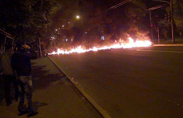 Еще один пожар в Мариуполе: горел горсовет. Видео
