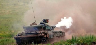 Военные тренируются на танках Т-64. Фото