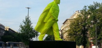 В Кракове появилась скульптура писающего Ленина. Фото