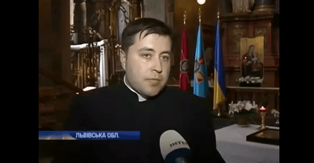 Львовские священники собрали деньги для украинских военных. Видео
