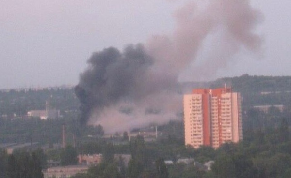 В Донецке взрывы в жилом квартале: Аваков приказал подорвать склады с боеприпасами. Видео