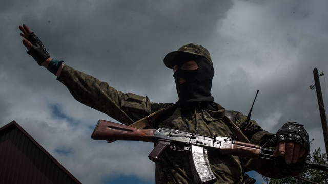В Луганске состоялся обмен телами погибших между ополченцами и силовиками. Видео