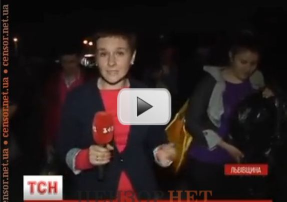 Как сотни украинцев ночью возят бронежилеты для армии из Польши. Видео