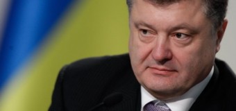 Порошенко через свою страницу в Facebook обратился к своим друзьям и подписчикам. Видео