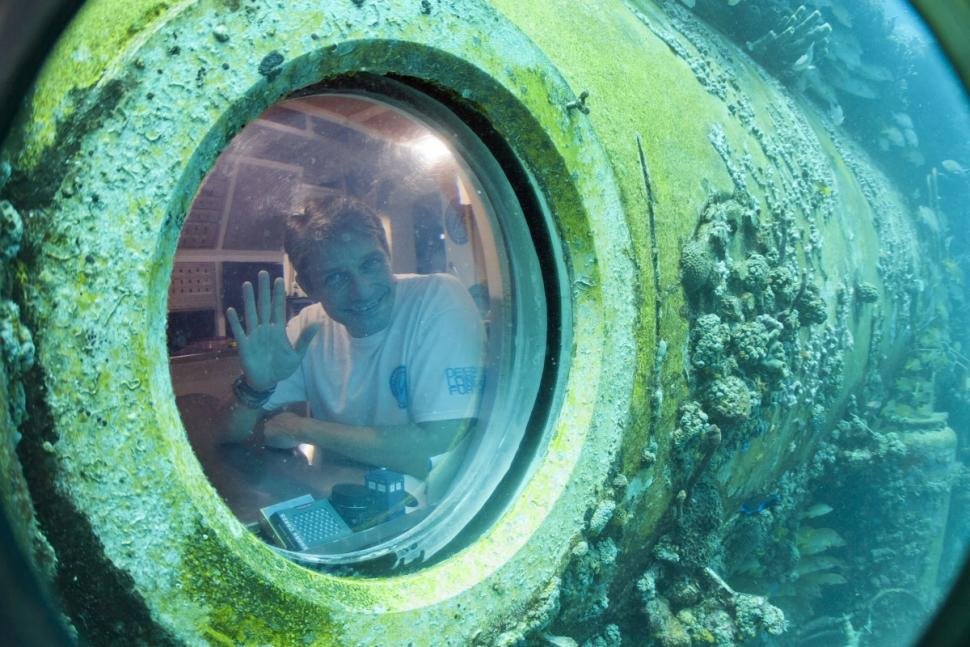 Внук Кусто побил мировой рекорд по длительности пребывания под водой. Видео