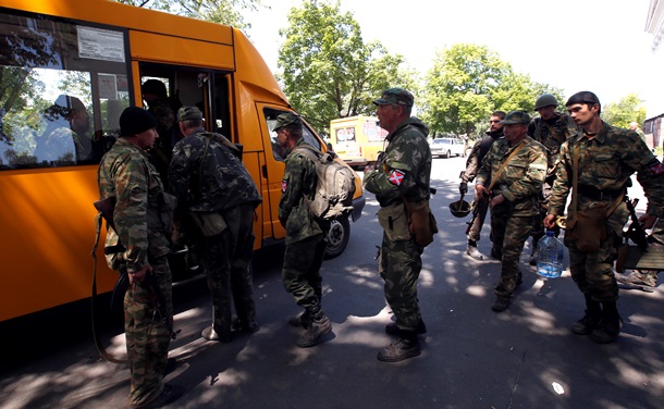Украинские военные наводят порядок в Славянске и Краматорске. Фото