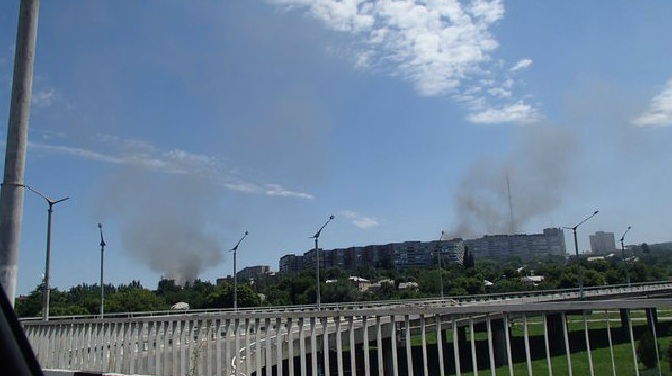 Луганск в огне: Город постоянно под артобстрелом. Фото