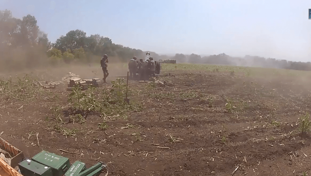 Под Славянском украинские военные применили тяжелую артиллерию. Видео