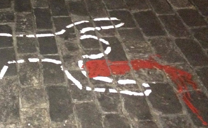 Неприятный сюрприз для киевских властей: Неизвестные нарисовали силуэты убитых активистов Майдана. Фото