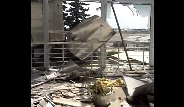 Разрушения луганского аэропорта глазами очевидца. Видео