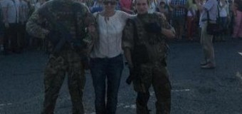 Мариуполь окружили живым кольцом из тысяч людей. Фото