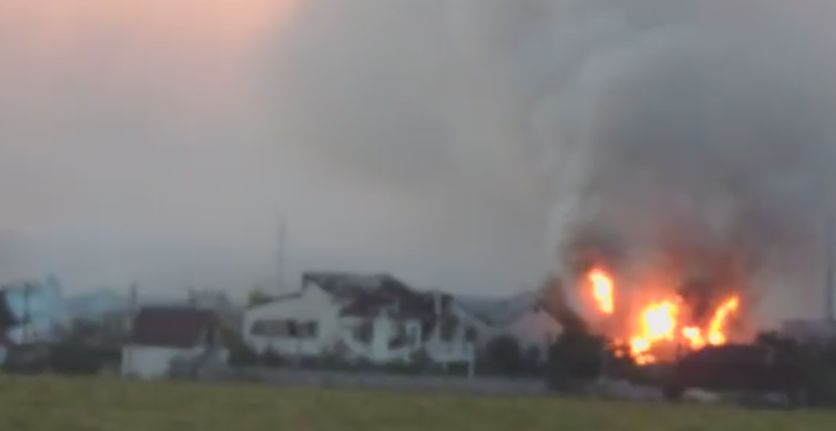 Боевики уничтожили поселок под Луганском. Видео