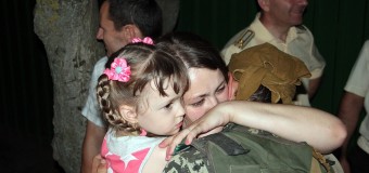 Одесса встретила пограничников, которым удалось прорваться из 22-дневной блокады. Видео