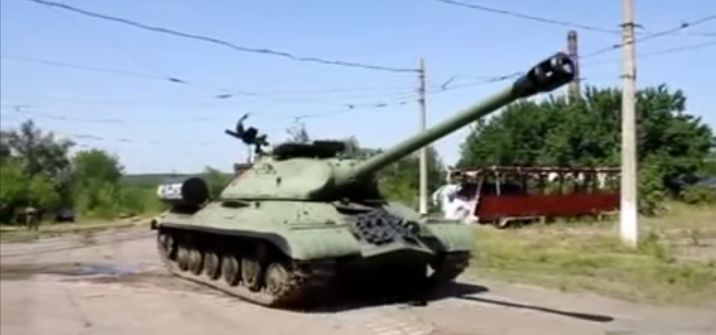 Боевики отремонтировали и бросили музейный танк ИС-3. Видео