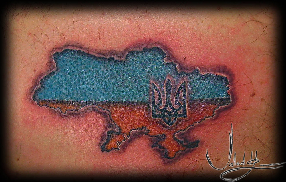 В Украине бум на патриотические татуировки. Видео
