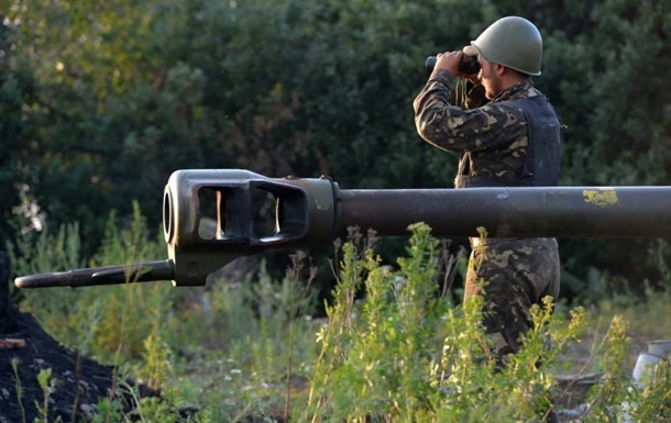 Речник АТО: Аэропорт Луганска штурмуют российские танки. Видео