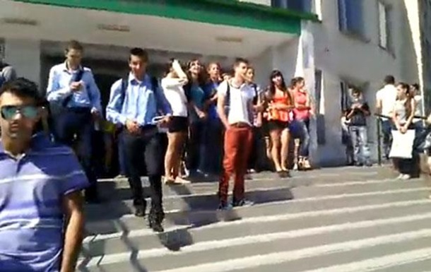 Журналист: Крымские студенты исполнили гимн Украины в лицо спикеру Госсовета. Видео