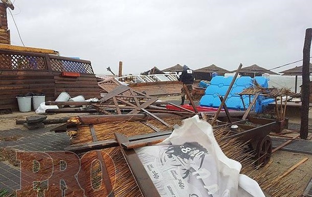 Над Украиной пронесся ураган: Для Запорожья он стал стихийным бедствием. Фото