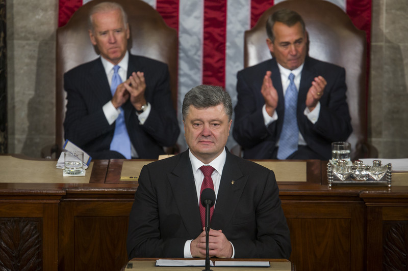 Порошенко просит США помочь Украине. Видео