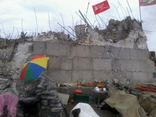 Монумент участникам боевых действий на Саур-Могиле сравняли с землей. Фото