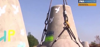 Мариуполь «прикрывается» разрисованными противотанковыми ограждениями. Видео