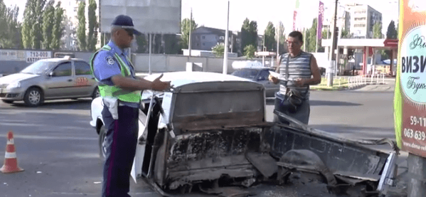 Жуткая авария в Николаеве: Машину разорвало на три части. Видео