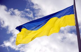 Донецкие «киборги» устроили «фаер-шоу» под украинским флагом. Видео