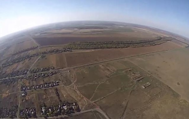 Украинский беспилотник произвел воздушную разведку на Донбассе. Видео