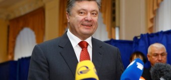 Порошенко дал интервью на избирательном участке. Видео