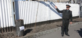 Запорожские зэки «строят» уникальную стену на российско-украинской границе. Фото