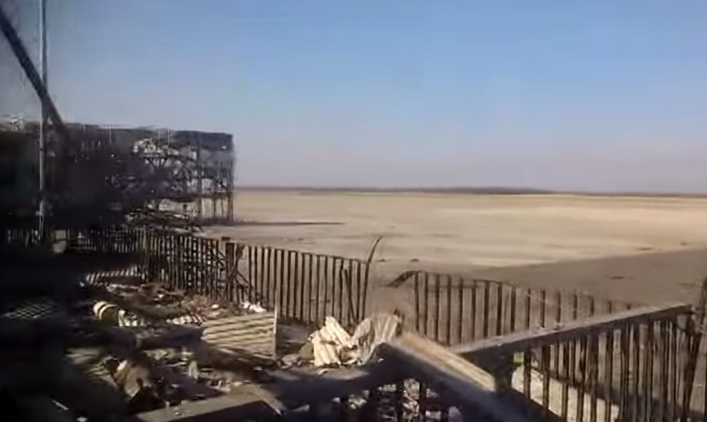 «Киборг» опубликовал в сети видеозаписи из Донецкого аэропорта: русские танки прекрасно горят. Видео