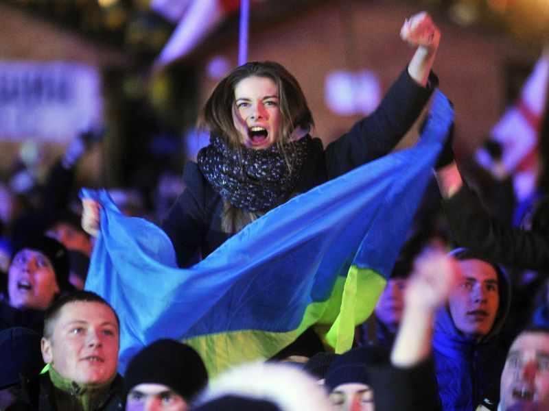 Неповторимые образы ЕвроМайдана. Фото
