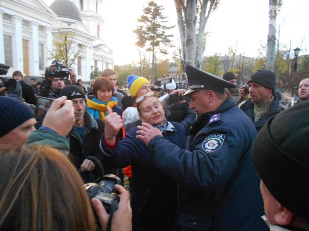 B Одессе «Русский марш» превратили в проукраинскую акцию. Видео