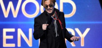 Джонни Депп шокировал всех на церемонии вручения наград кинопремий Голливуда. Видео