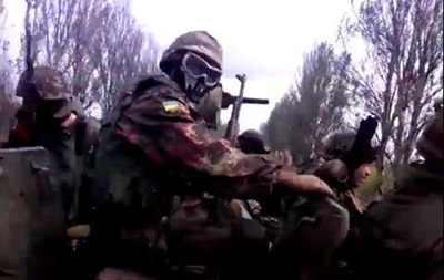 Украинские военные сняли на видео, как проводят «зачистку» в районе Песок