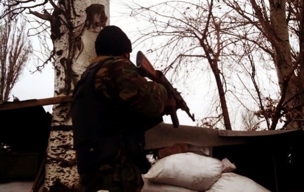 Кадры, как рота «Крым» держит оборону в Песках. Видео