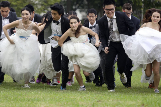 В столице Таиланда прошел свадебный забег. Фото