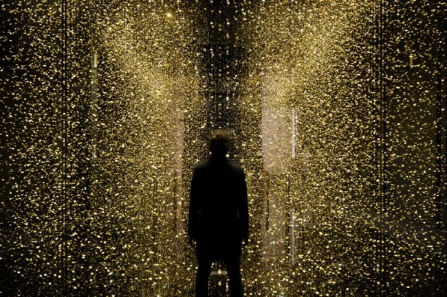 Инсталляция японского дизайнера «Время и свет». Фото