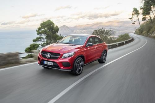 Компания Mercedes-Benz официально представила внедорожник GLE Coupe. Видео