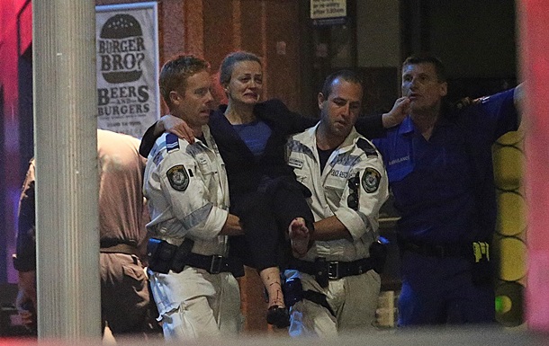 В Сиднее после штурма кафе полицейскими освободили заложников, есть погибшие. Видео
