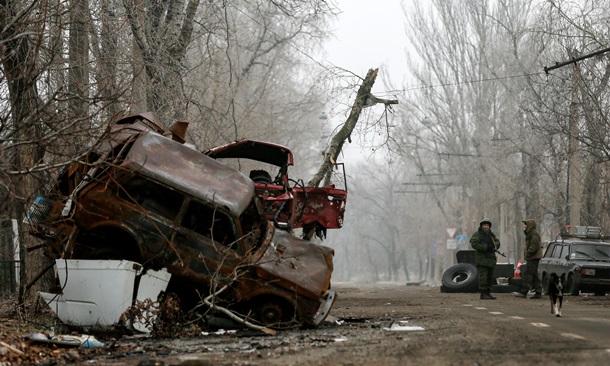 Жизнь в Донецке: новые разрушения и очереди за деньгами от  ДНР. Фото