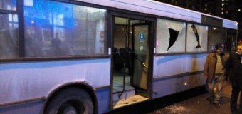 Во Львове обстреляли маршрутный автобус. Видео