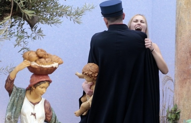 В Ватикане Femen устроила акцию после послания Папы Римского. Видео