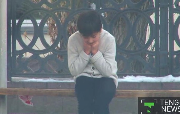 Социальный эксперимент в Казахстане: замерзающий мальчик на остановке. Видео
