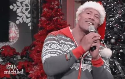 Рождественская песня известного американского актера стала хитом интернета. Видео