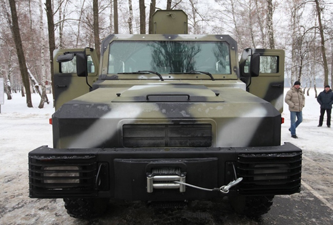Тест-драйв бронеавтомобиля «Кozak-2014». Фото