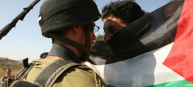 Столкновения  в Вифлееме: Израильская полиция разогнала палестинских Санта-Клаусов. Видео