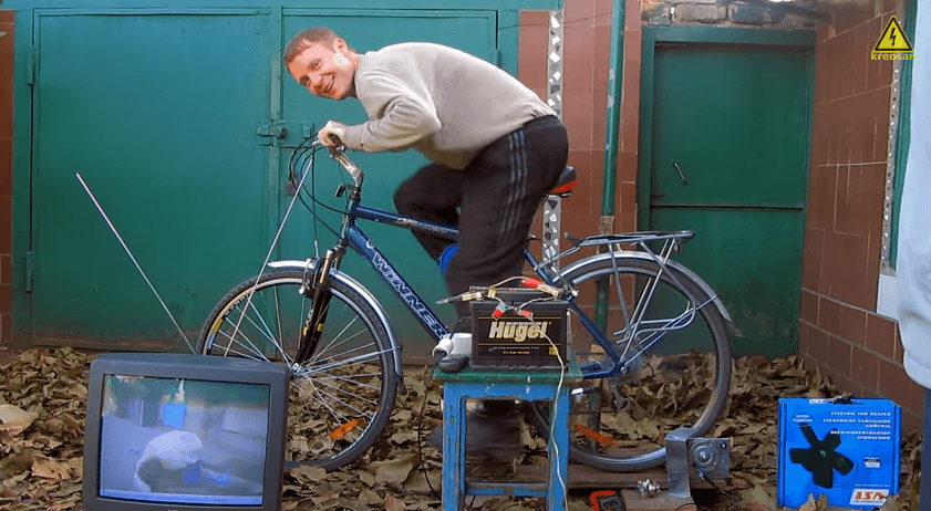 Умелец из Луганска придумал, как самому обеспечить себя электричеством. Видео